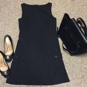 Little black dress (LBD)
